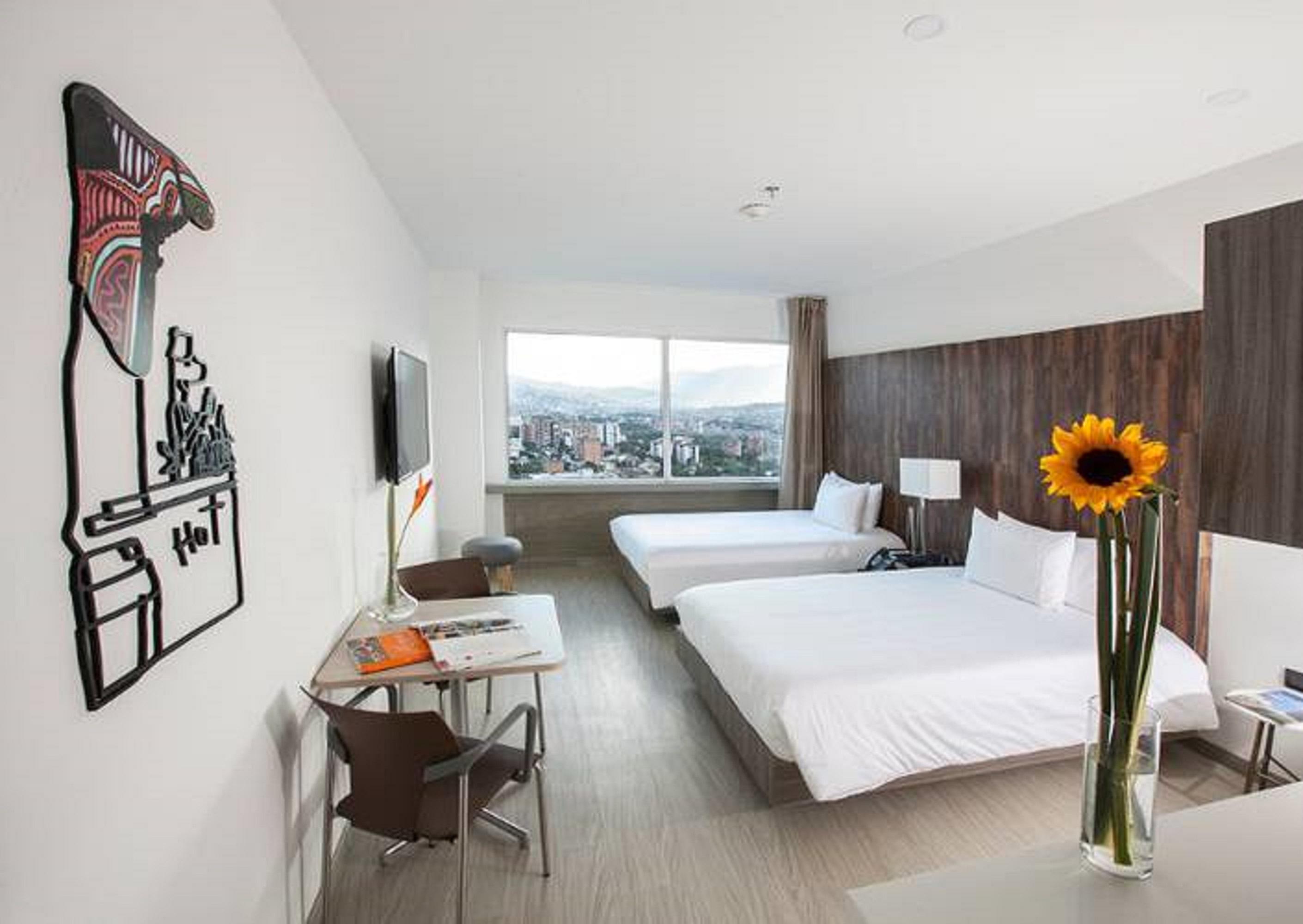 V Grand Hotel, A Member Of Radisson Individuals Medellín Exterior foto