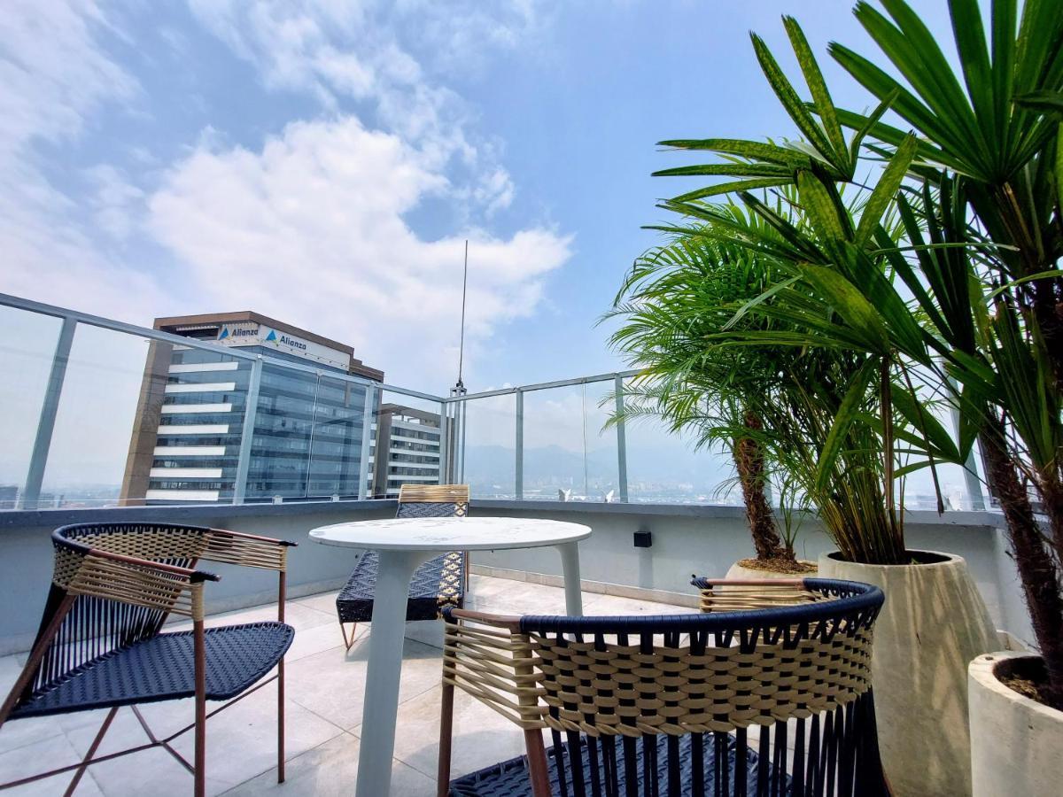 V Grand Hotel, A Member Of Radisson Individuals Medellín Exterior foto